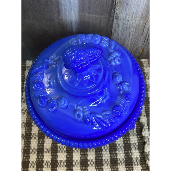 Westmoreland Glass Argonaut Shell Nautilus Covered Candy Dish Blue Slag White - Picture 4 of 16